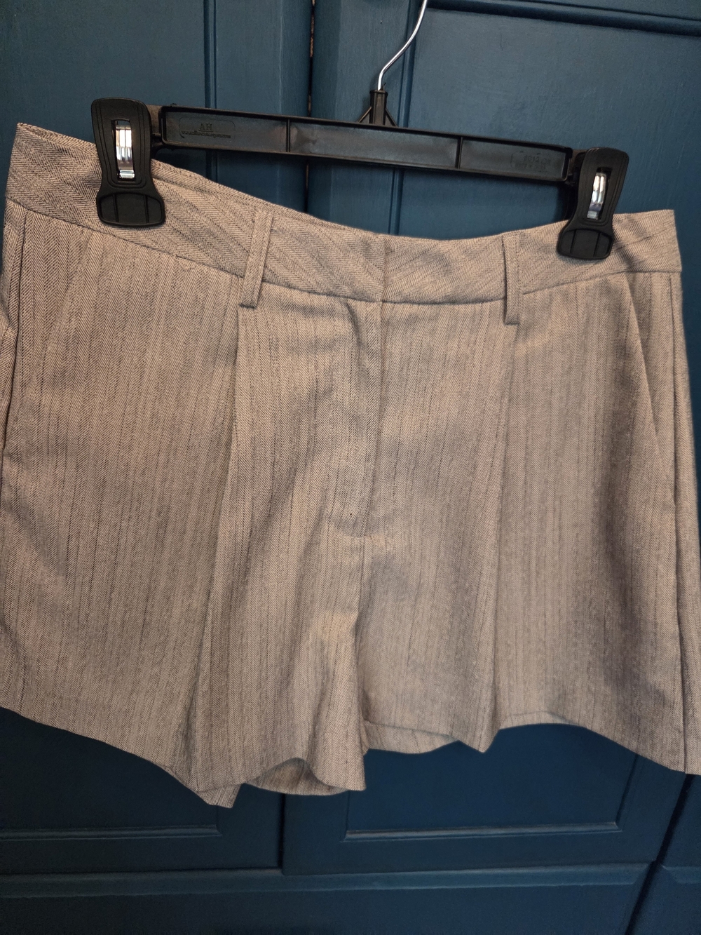 RIHOAS Women's Pinstripe Tailored Shorts - Light Beige